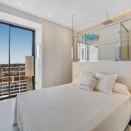 Ocean-view With Access Apartment *